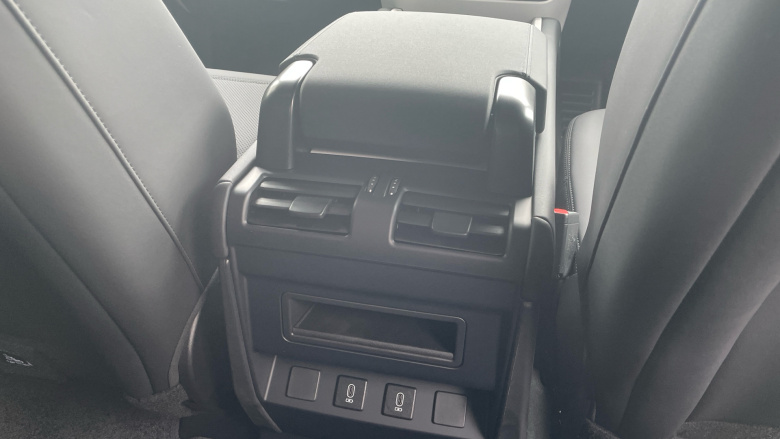 Land Rover Defender 3.0 D250 X-Dynamic SE 110 5dr Auto Diesel Estate